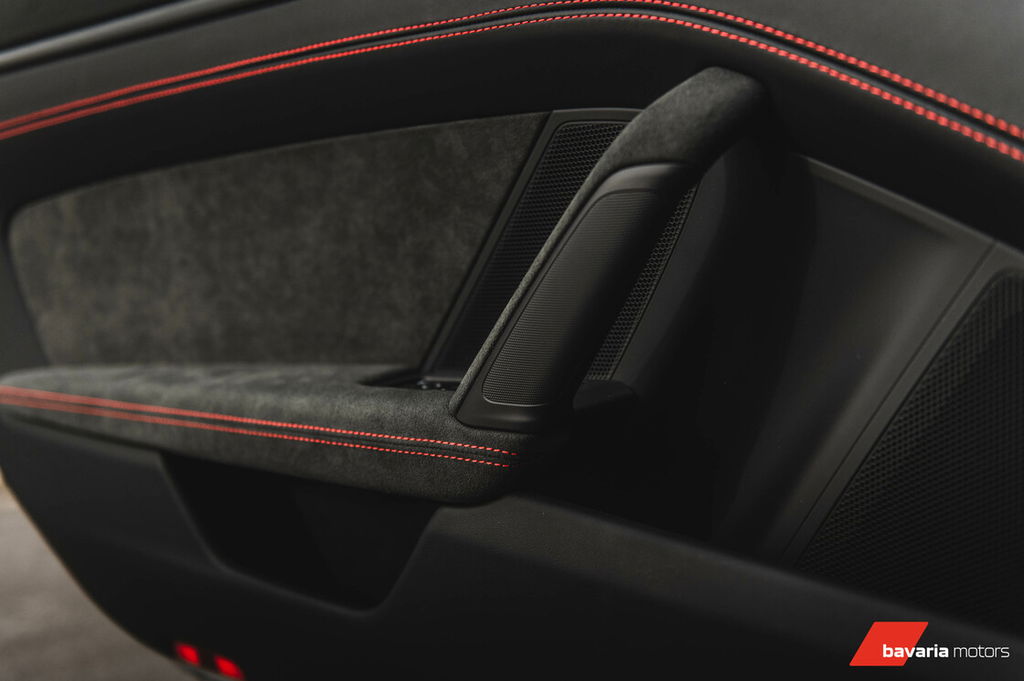 Porsche 992 Carrera 4 GTS