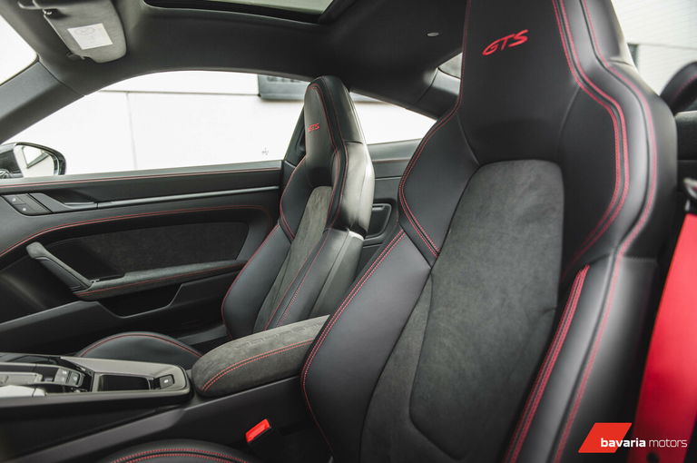 Porsche 992 Carrera 4 GTS