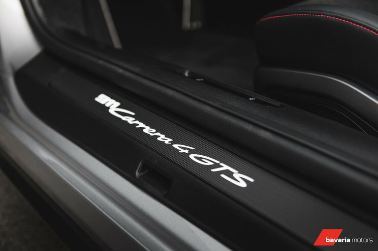Porsche 992 Carrera 4 GTS