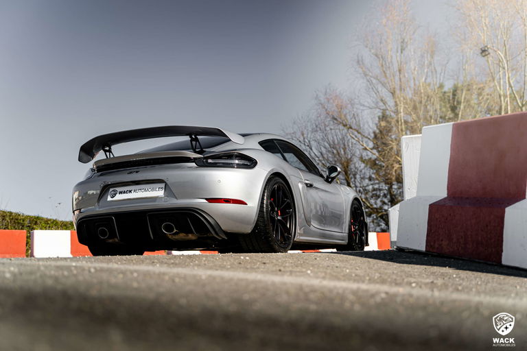 Porsche 718 Cayman GT4
