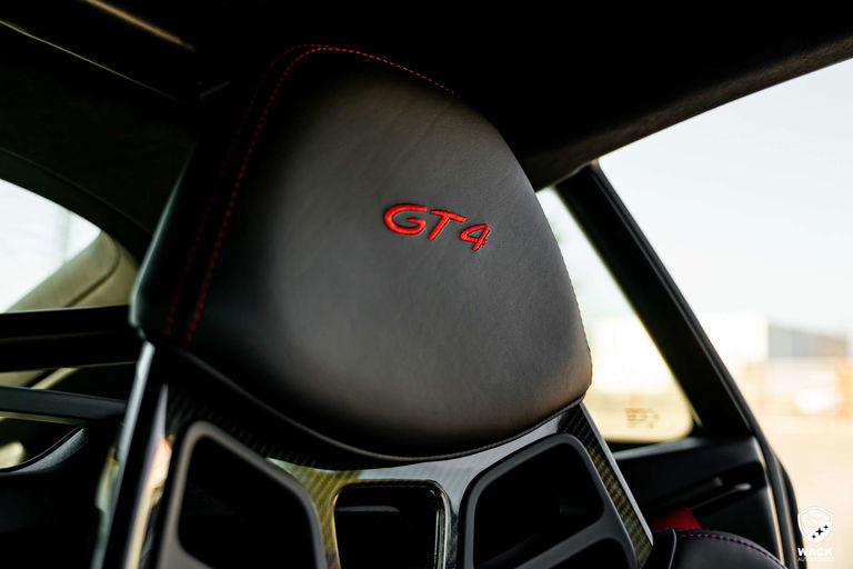 Porsche 718 Cayman GT4