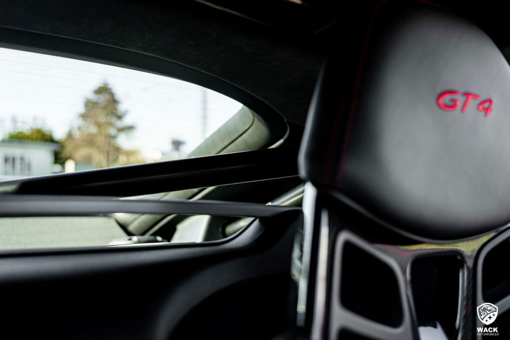 Porsche 718 Cayman GT4