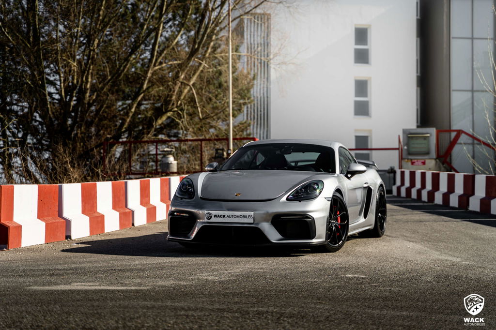 Porsche 718 Cayman GT4