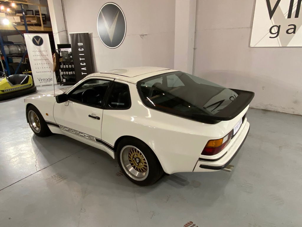 Porsche 944 Coupé
