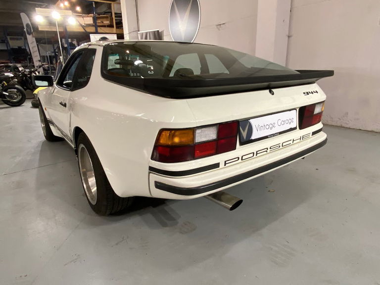 Porsche 944 Coupé
