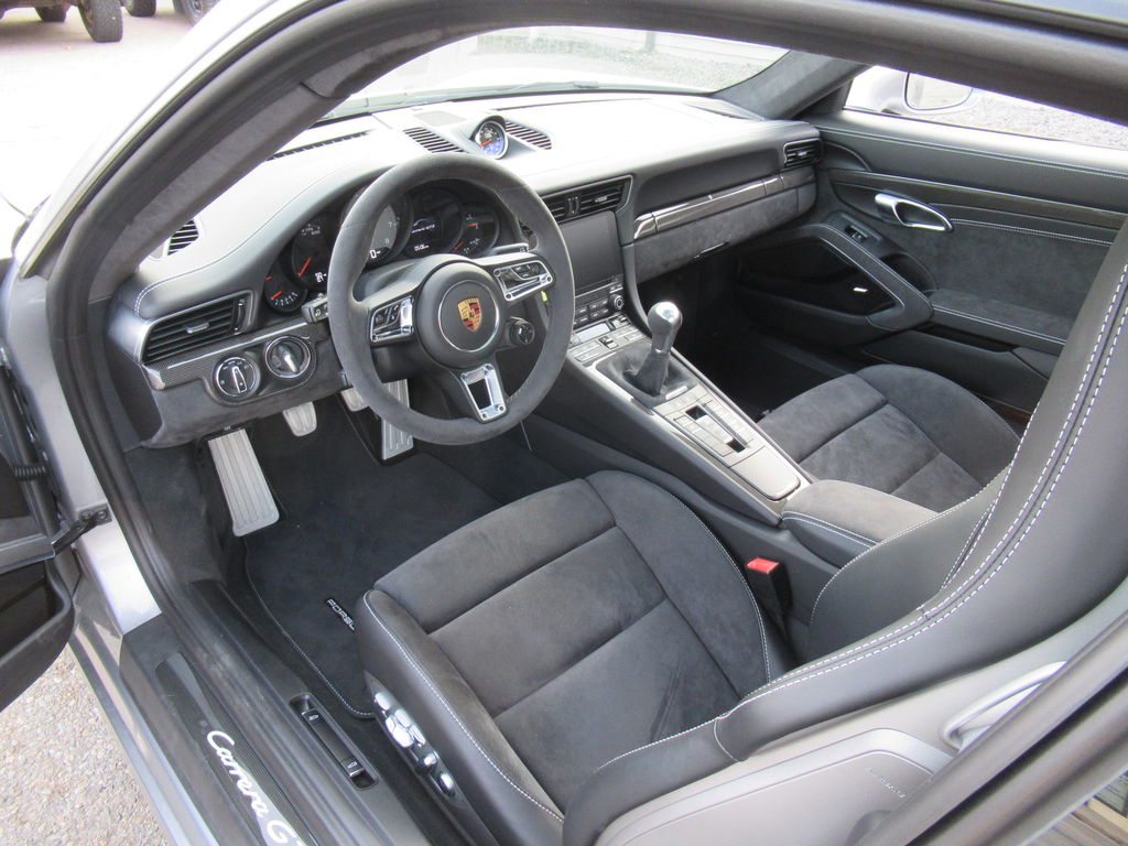 Porsche 991.2 Carrera GTS