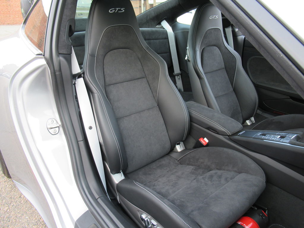 Porsche 991.2 Carrera GTS