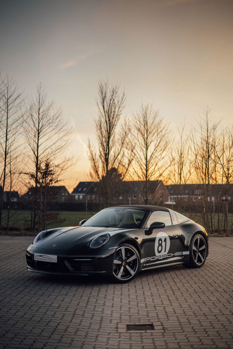 Porsche 992 Heritage Design Edition