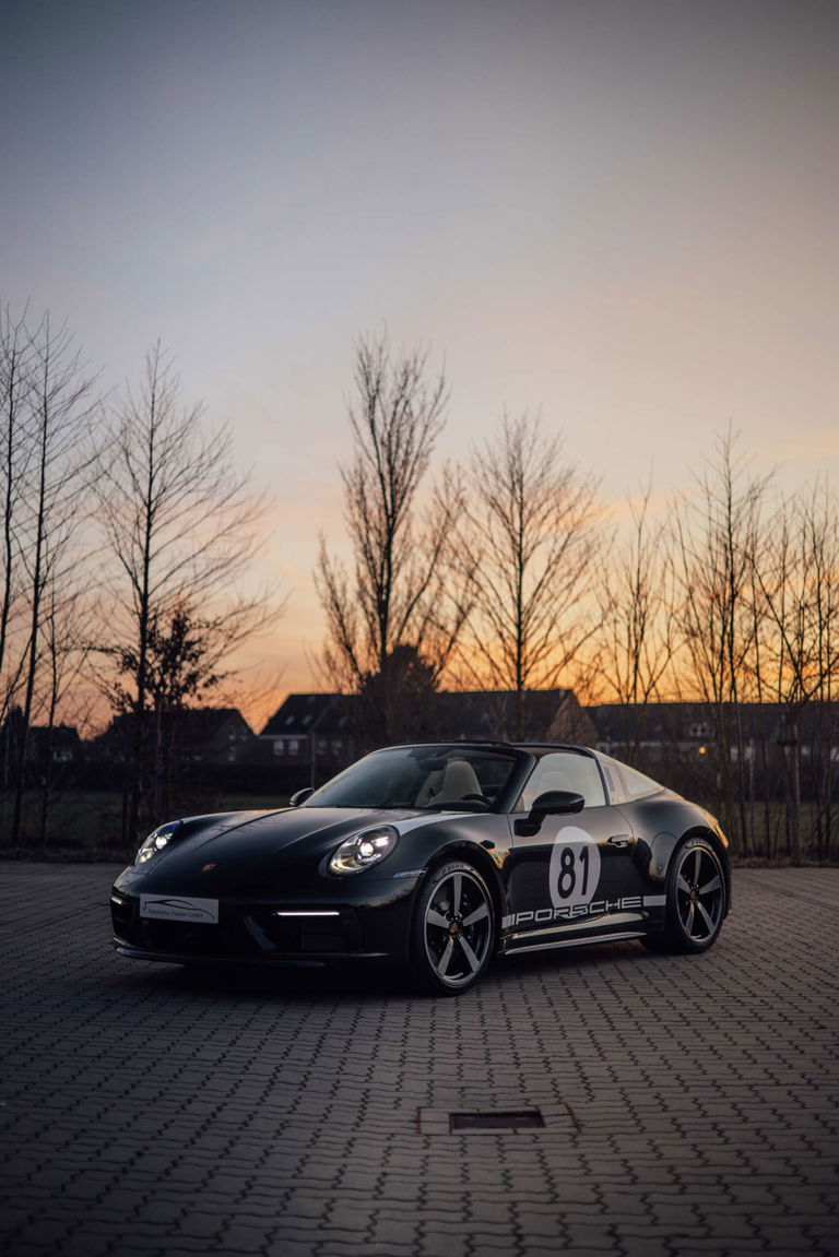 Porsche 992 Heritage Design Edition