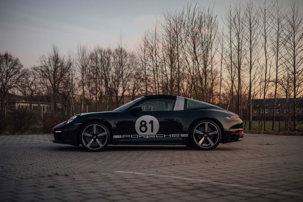 Porsche 992 Heritage Design Edition