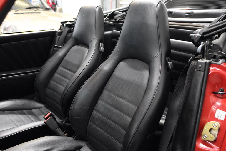 Porsche 911 Carrera 3.2 (US)