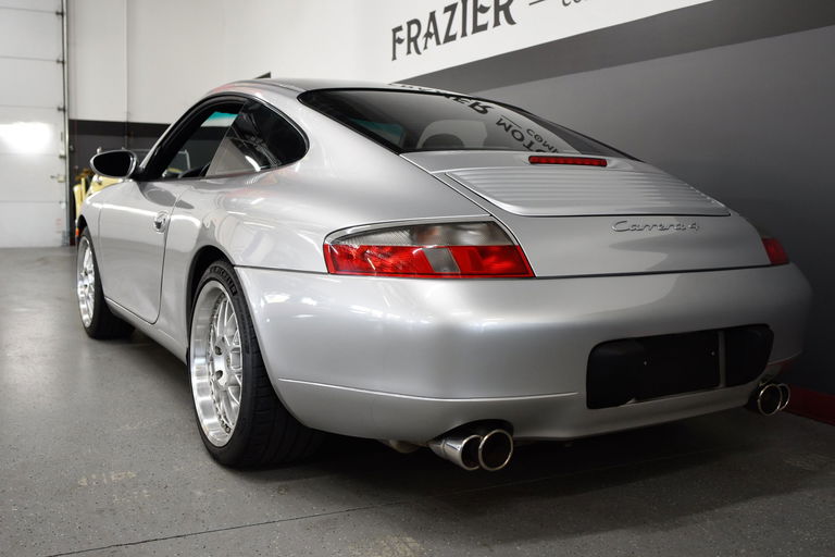 Porsche 996 Carrera 4