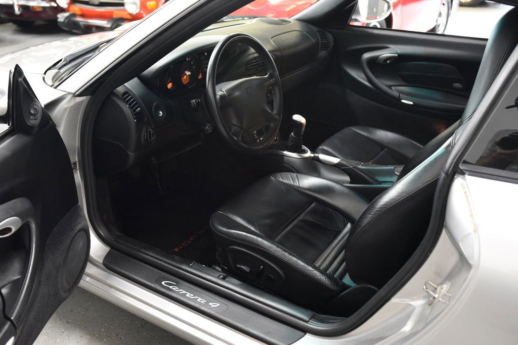 Porsche 996 Carrera 4