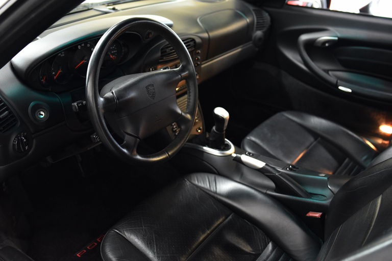 Porsche 996 Carrera 4