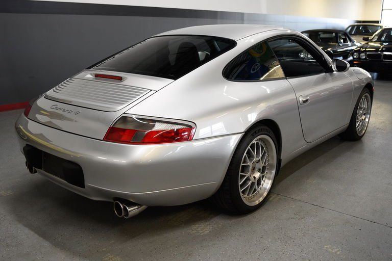 Porsche 996 Carrera 4