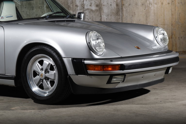Porsche 911 Carrera 3.2 (US)