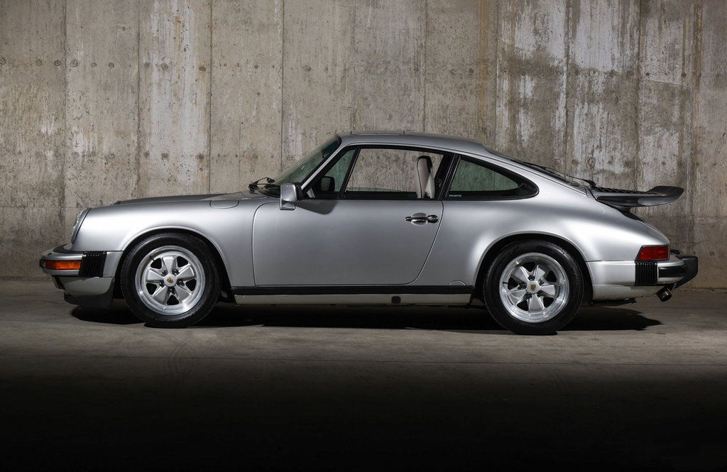 Porsche 911 Carrera 3.2 (US)