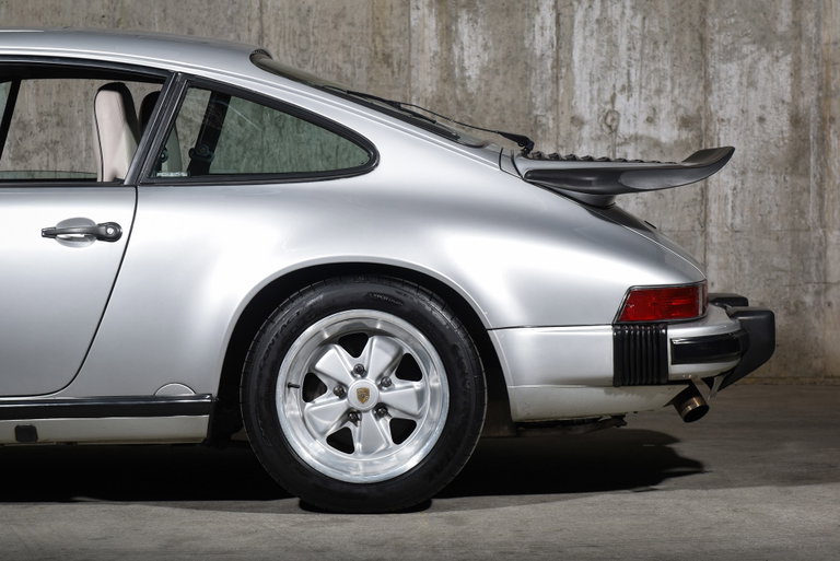 Porsche 911 Carrera 3.2 (US)