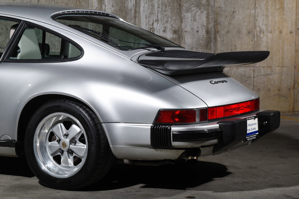 Porsche 911 Carrera 3.2 (US)