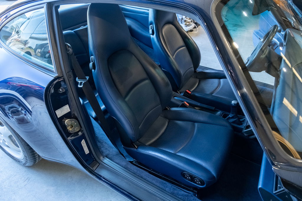 Porsche 993 Carrera 4