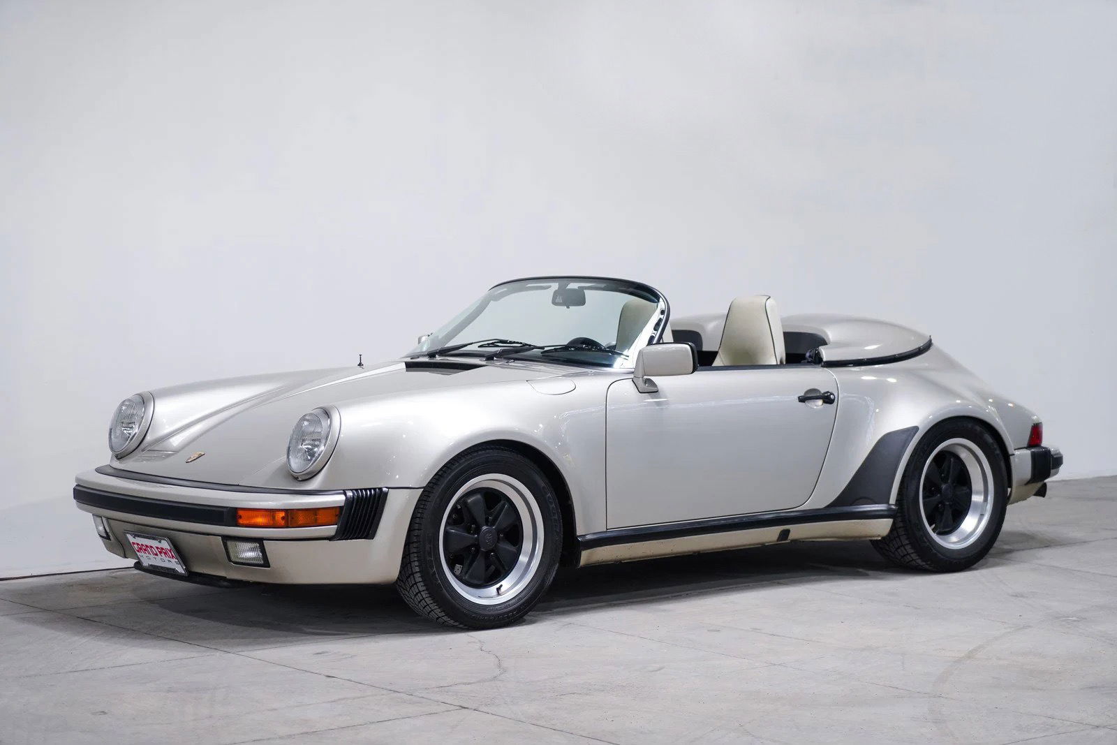 Porsche 911 Carrera 3.2 Speedster