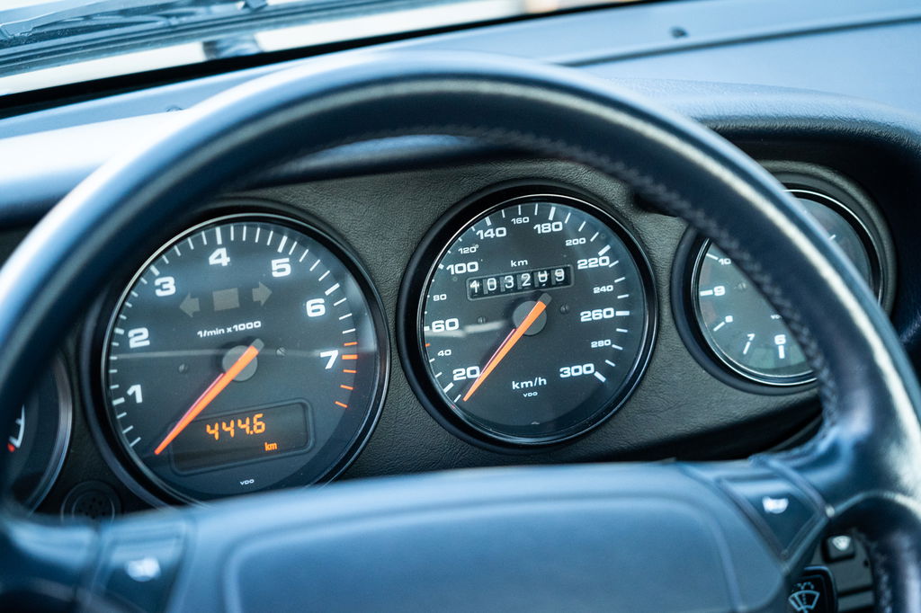 Porsche 964 Carrera 4