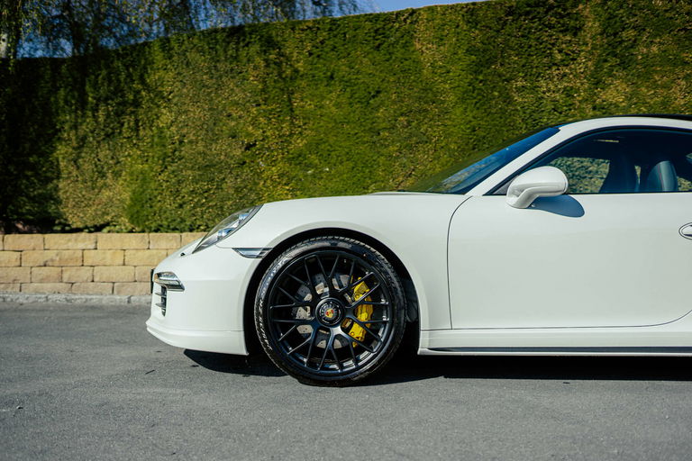 Porsche 991 Carrera GTS