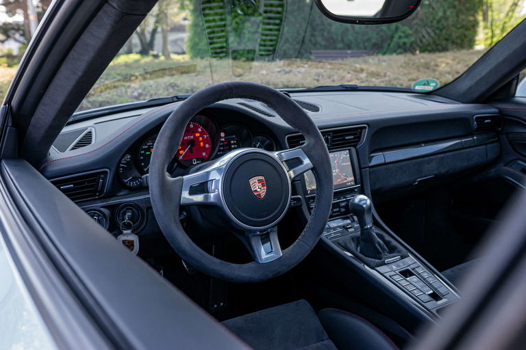 Porsche 991 Carrera GTS
