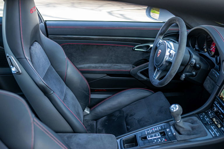 Porsche 991 Carrera GTS