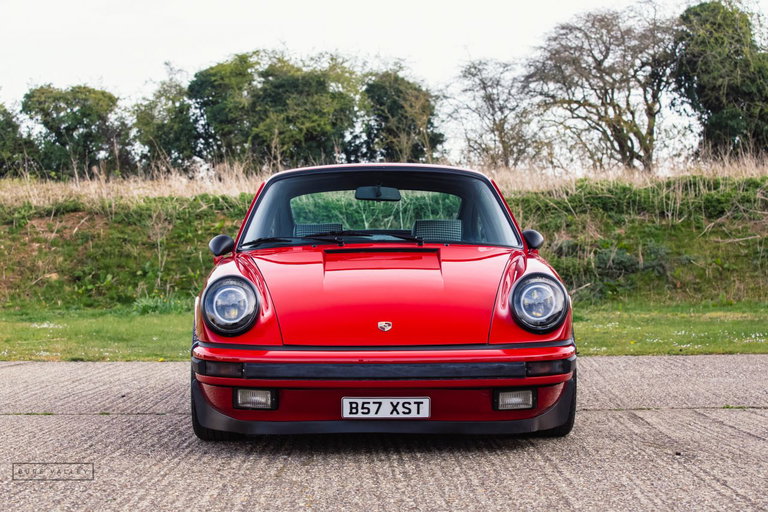 Porsche 911 Carrera 3.2