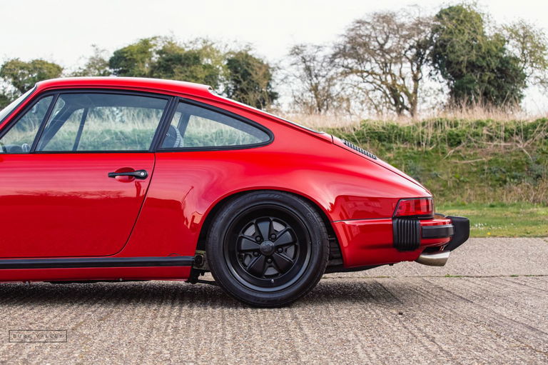 Porsche 911 Carrera 3.2