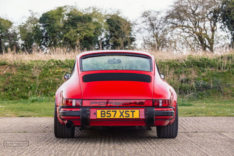 Porsche 911 Carrera 3.2