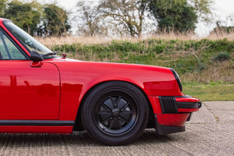 Porsche 911 Carrera 3.2