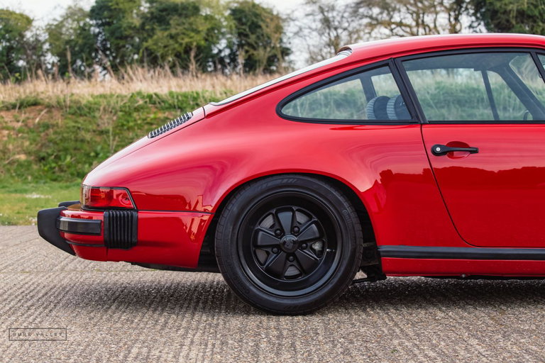 Porsche 911 Carrera 3.2