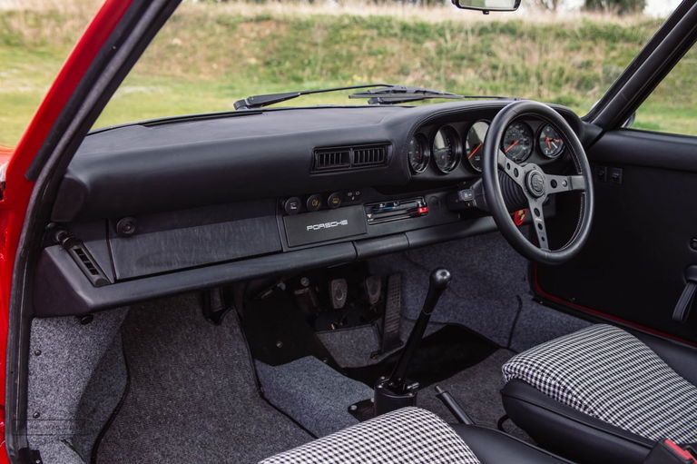 Porsche 911 Carrera 3.2