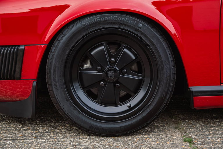 Porsche 911 Carrera 3.2