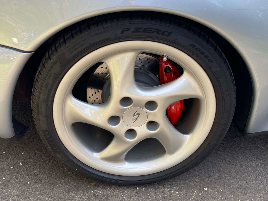 Porsche 993 Carrera 4S