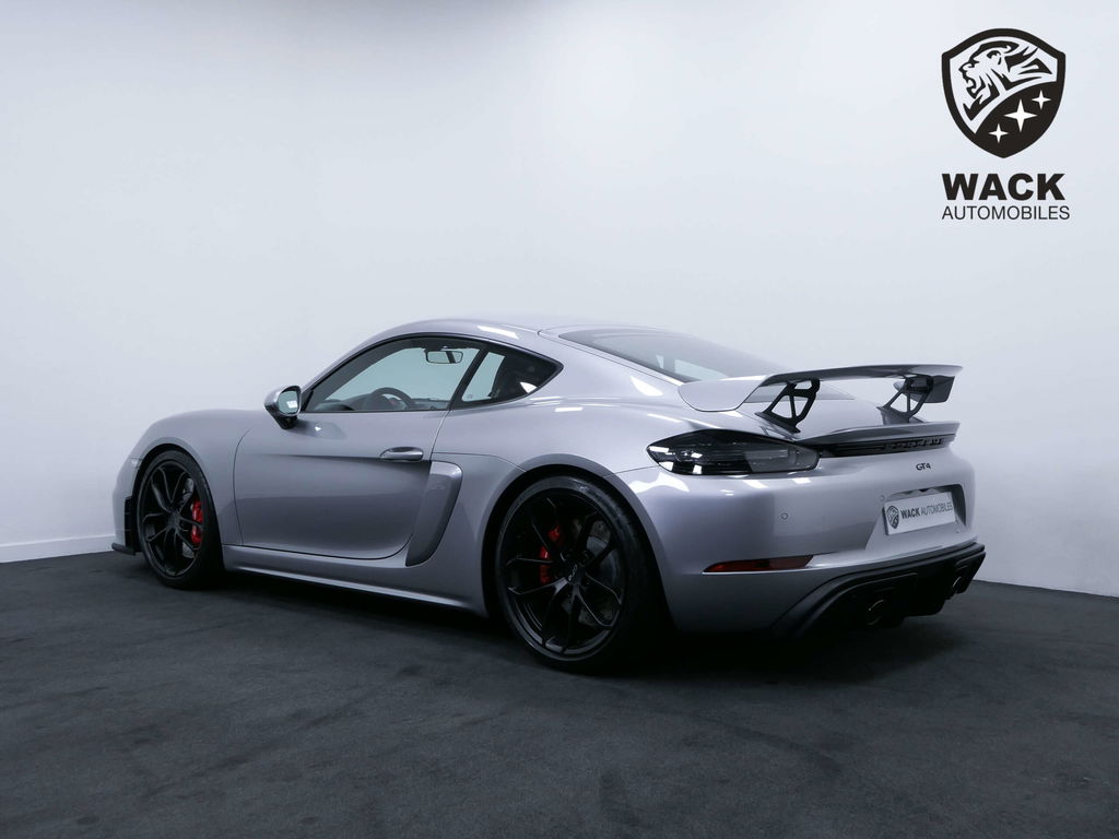 Porsche 718 Cayman GT4