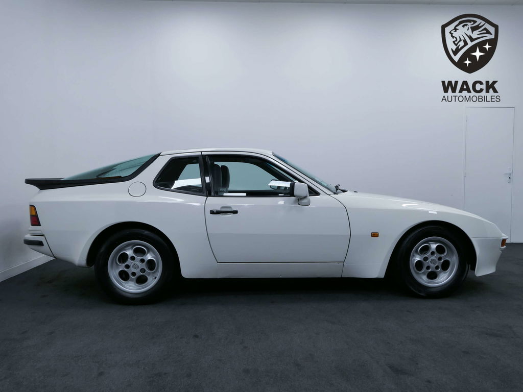 Porsche 944 Coupé