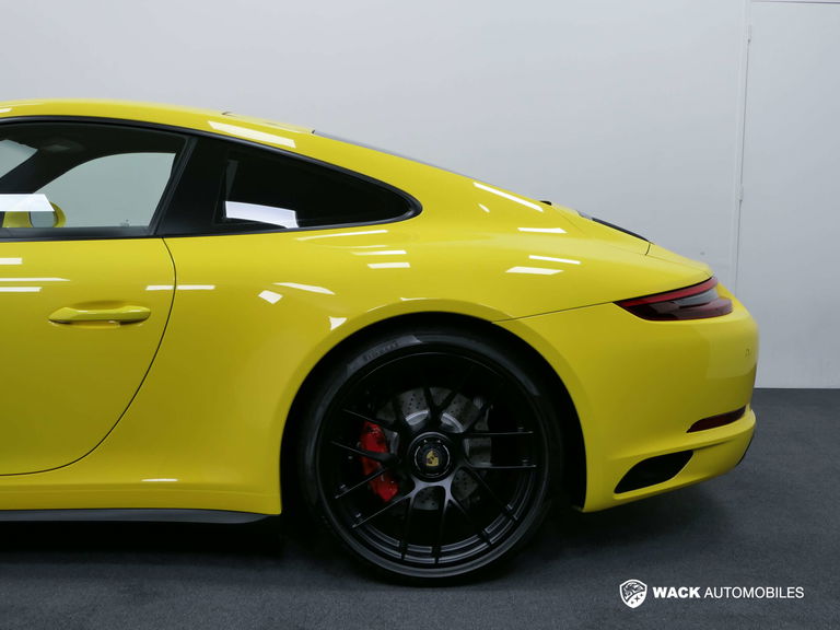 Porsche 991.2 Carrera GTS