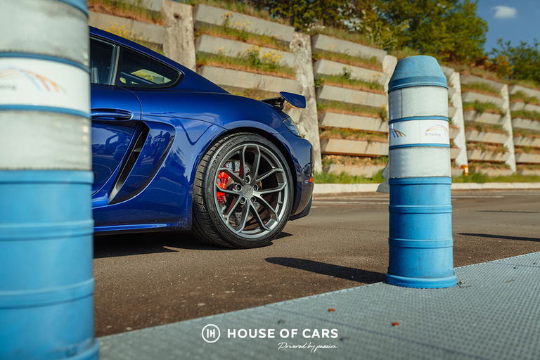 Porsche 718 Cayman GT4