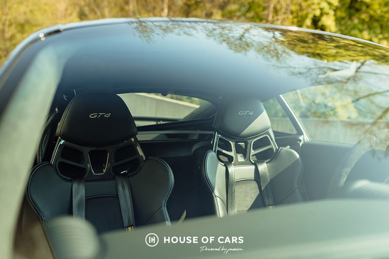 Porsche 718 Cayman GT4