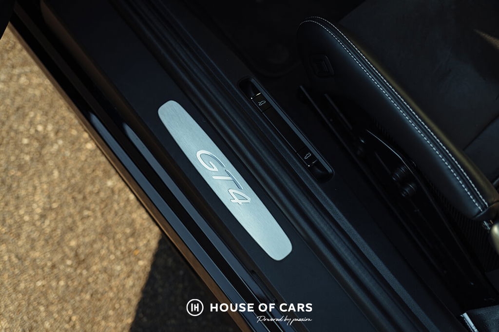 Porsche 718 Cayman GT4