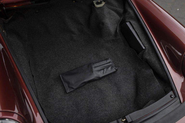 Porsche 911 Carrera 3.2 (US)