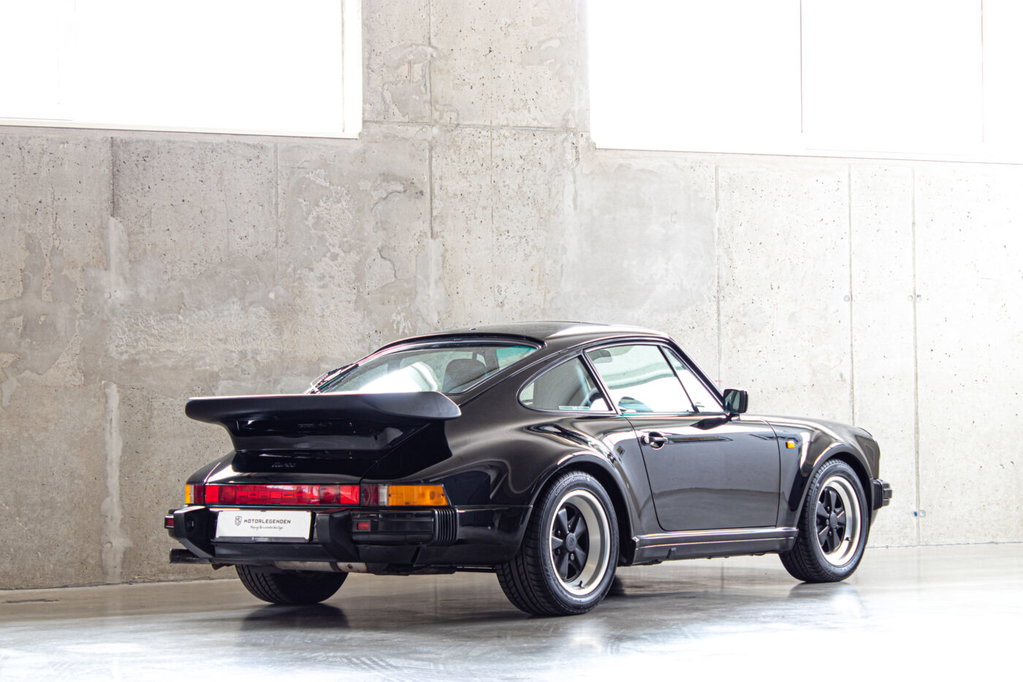 Porsche 911 Turbo 3.3