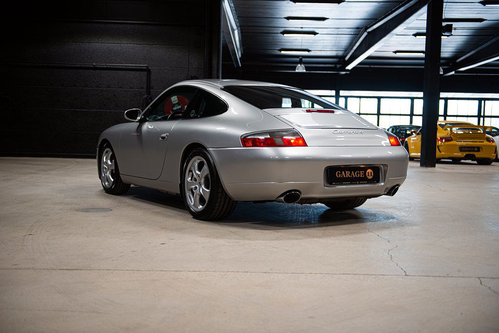 Porsche 996 Carrera 4
