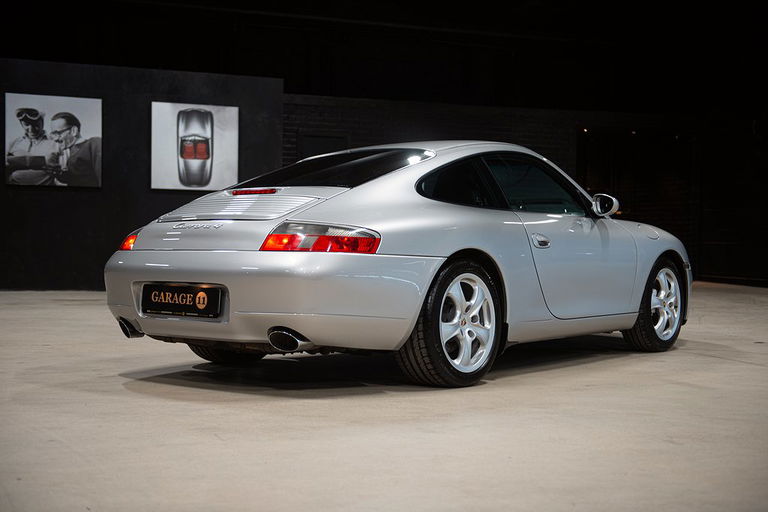 Porsche 996 Carrera 4