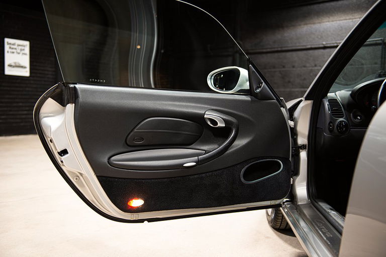 Porsche 996 Carrera 4