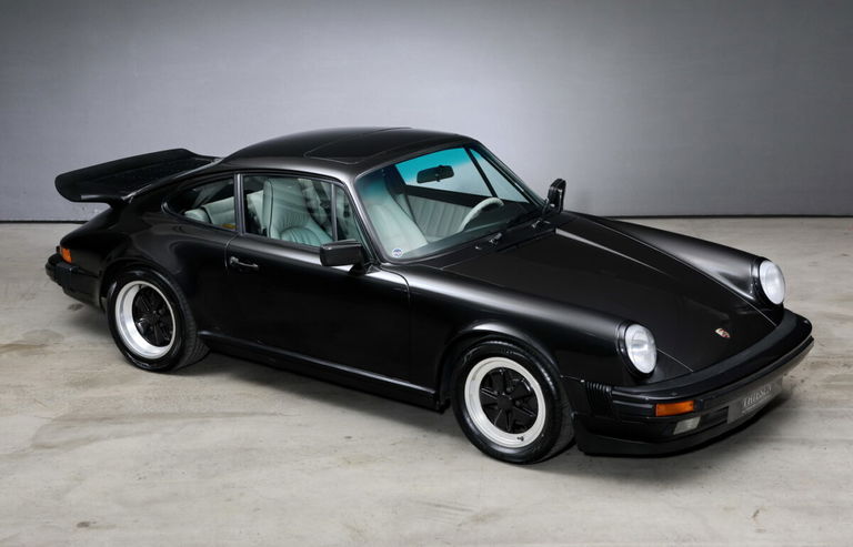 Porsche 911 Carrera 3.2 “25 Jahre 911”