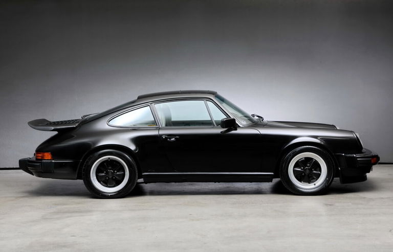 Porsche 911 Carrera 3.2 “25 Jahre 911”